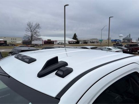 Used 2024 GMC Sierra 2500 SLE w/ SLE Convenience Package image 10