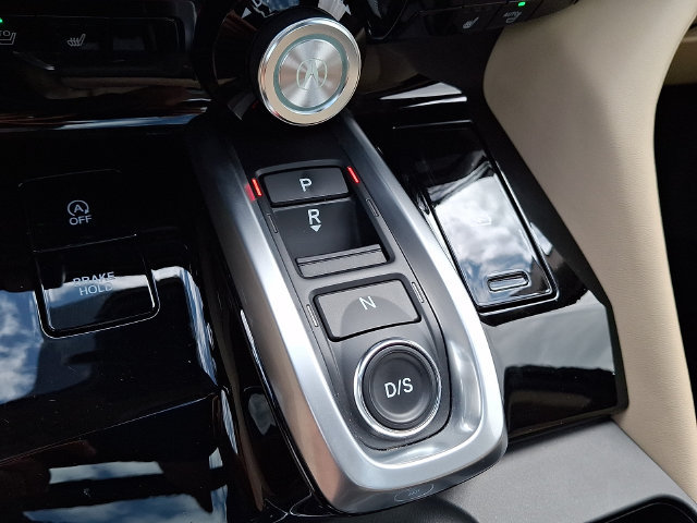 Used 2023 Acura MDX w/ Technology Package FWD image 16