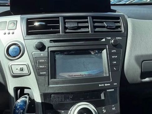 Used 2012 Toyota Prius V Five image 8