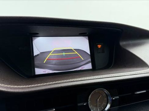 Used 2018 Lexus ES 350 w/ Luxury Package w/Wood Trim FWD image 31