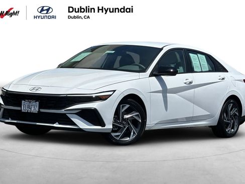 Certified 2025 Hyundai Elantra Sport FWD image 1
