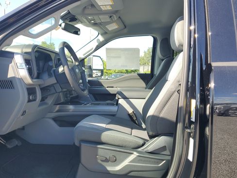 New 2026 Ford F250 XLT w/ XLT Premium Package image 16