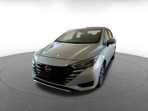 Used 2025 Nissan Versa SV image 7