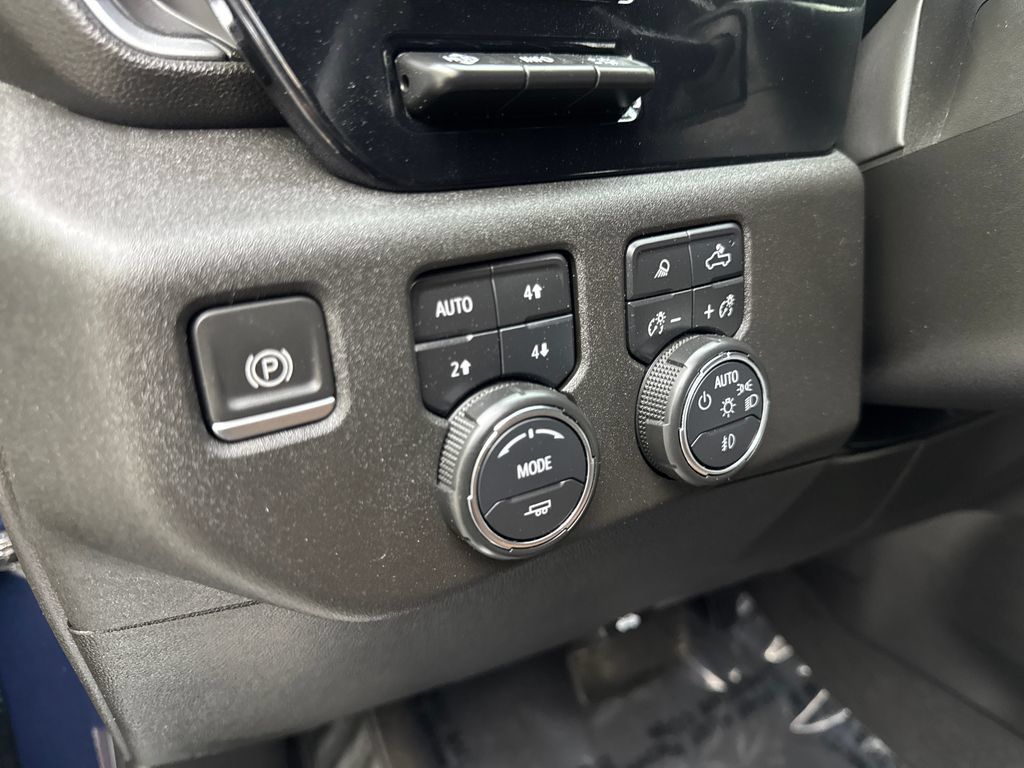 Used 2023 Chevrolet Silverado 1500 High Country w/ Technology Package AWD/4WD image 57