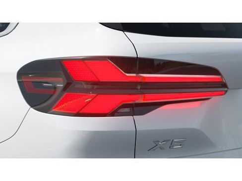 New 2026 BMW X5 sDrive40i w/ Premium Package image 8