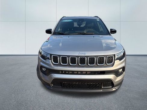 Used 2023 Jeep Compass Latitude AWD/4WD image 6