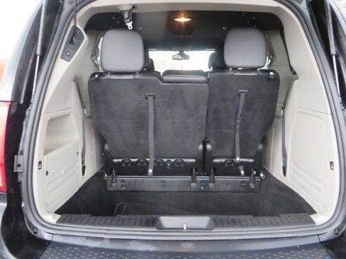 Used 2019 Dodge Grand Caravan SXT image 14