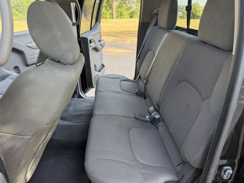 Used 2020 Nissan Frontier SV w/ SV Utility Package AWD/4WD image 15