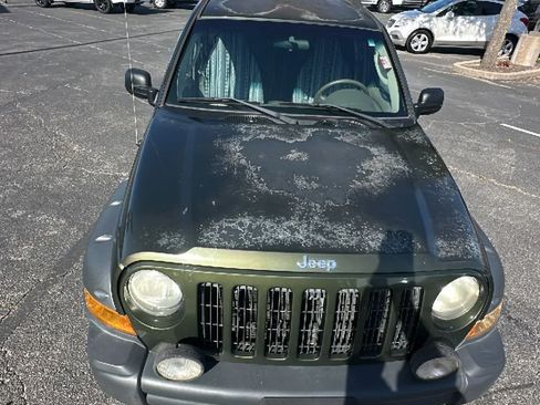 Used 2006 Jeep Liberty Renegade AWD/4WD image 5