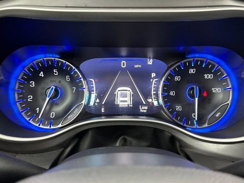 Used 2022 Chrysler Pacifica Touring-L FWD image 24