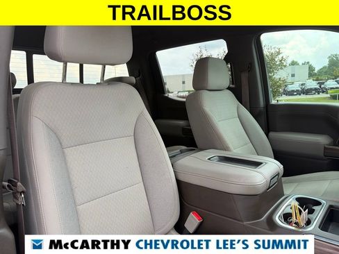 Used 2022 Chevrolet Silverado 1500 LT Trail Boss w/ Convenience Package II AWD/4WD image 27