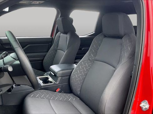 Certified 2026 Toyota Tacoma SR5 AWD/4WD image 8