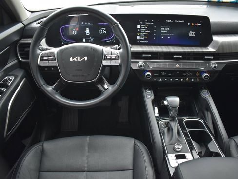 Used 2025 Kia Telluride EX w/ EX Captain's Chair Package FWD image 21
