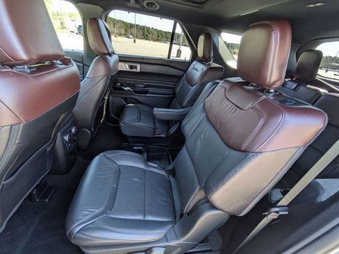 Used 2021 Ford Explorer Platinum w/ Equipment Group 601A image 26