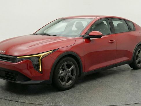 Used 2025 Kia K4 LXS image 3