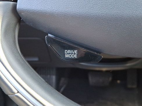 Used 2024 Kia Niro EX image 23