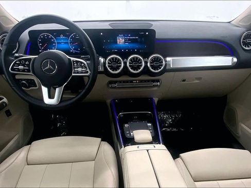 Certified 2022 Mercedes-Benz GLB 250 4MATIC image 18