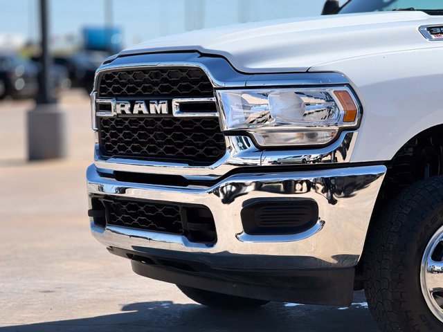 Used 2024 RAM 3500 Tradesman w/ Chrome Appearance Group AWD/4WD image 9