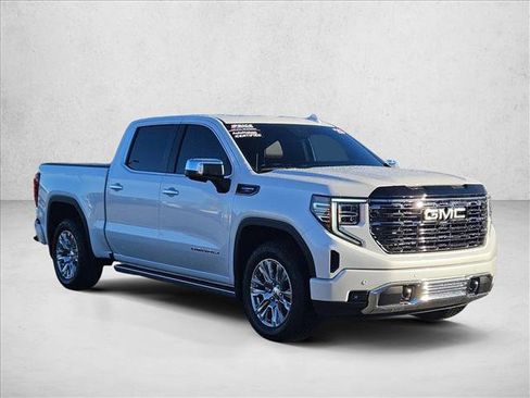 Used 2025 GMC Sierra 1500 Denali Ultimate image 3