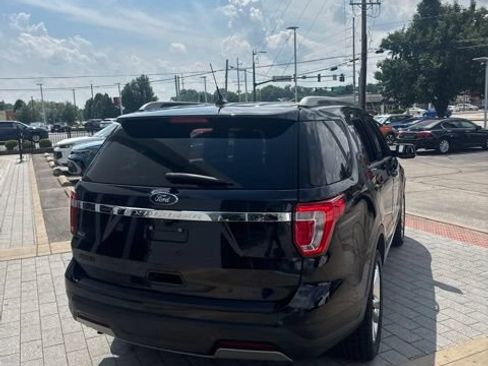 Used 2019 Ford Explorer XLT w/ Equipment Group 202A FWD image 8