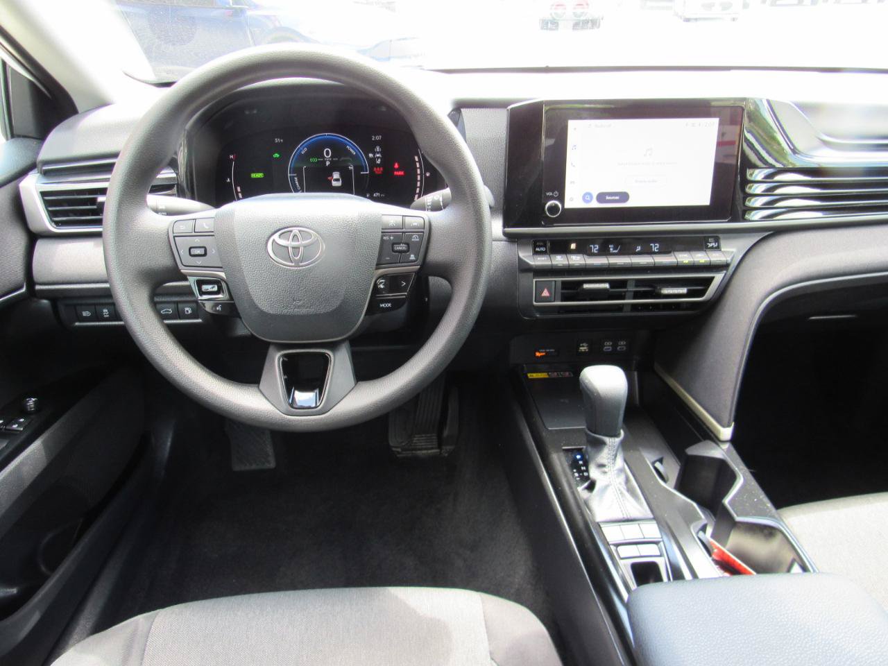 Used 2026 Toyota Camry LE FWD image 5