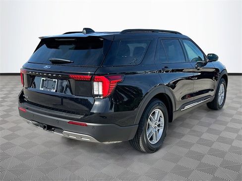 Used 2025 Ford Explorer Active w/ Active Comfort Package image 7