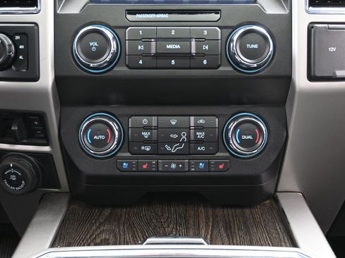 Used 2021 Ford F250 Lariat w/ Tremor Off-Road Package image 40