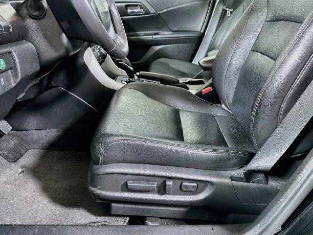 Used 2015 Honda Accord Touring image 24