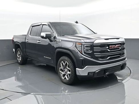 Used 2022 GMC Sierra 1500 SLT AWD/4WD image 3