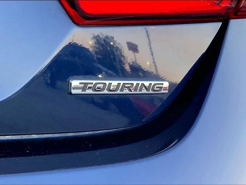 Used 2018 Honda Accord Touring image 10