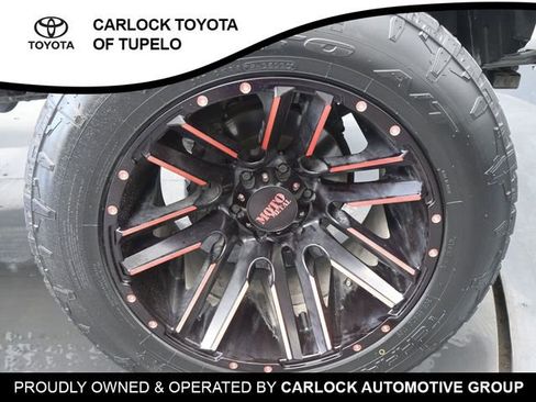 Used 2018 Toyota Tacoma TRD Off-Road AWD/4WD image 43