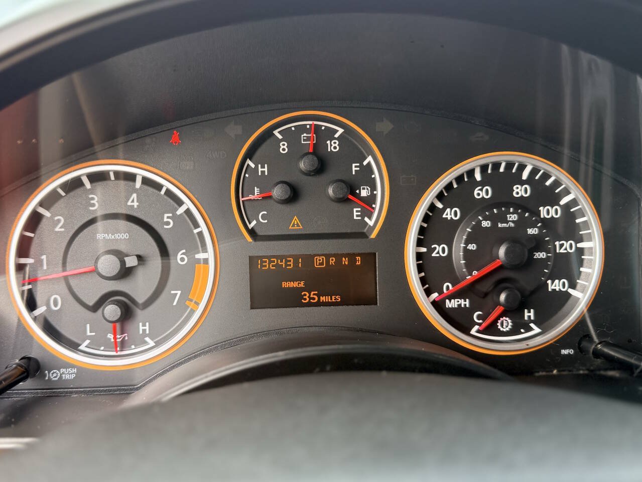 Used 2012 Nissan Titan SV w/ SV Value Truck Pkg RWD image 21