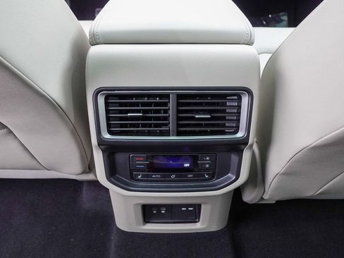 Certified 2025 Volkswagen Atlas SEL image 27