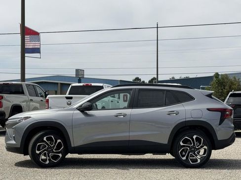 New 2026 Chevrolet Trax RS w/ Sunroof Package image 16