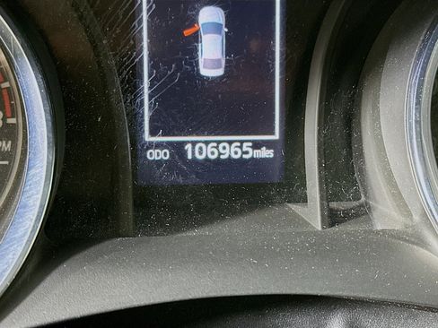 Used 2020 Toyota Camry LE image 19