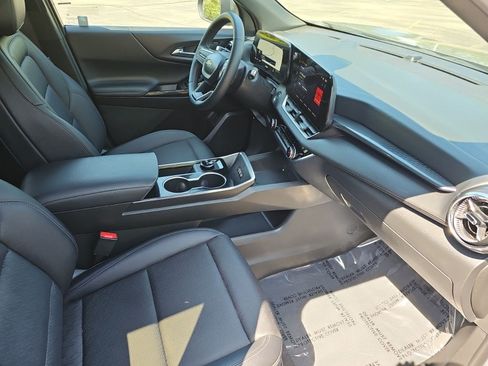 Used 2026 Chevrolet Equinox LT w/ Convenience Package II AWD/4WD image 11