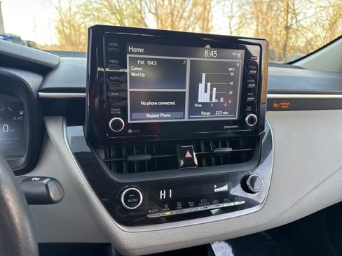 Used 2022 Toyota Corolla LE image 12