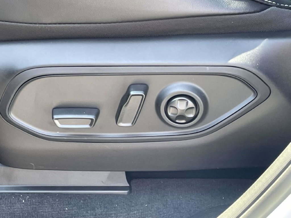 New 2027 Jeep Grand Cherokee Altitude RWD image 26