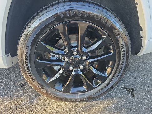 Used 2020 Jeep Grand Cherokee Altitude RWD image 35