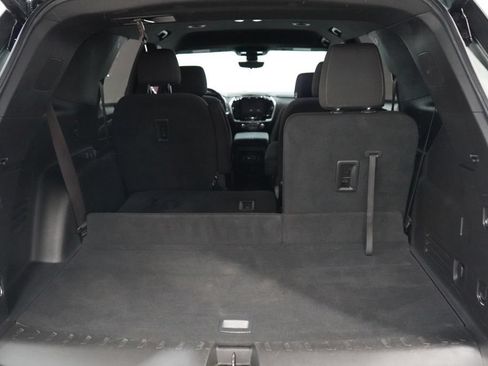 Used 2022 Chevrolet Traverse LT AWD/4WD image 37
