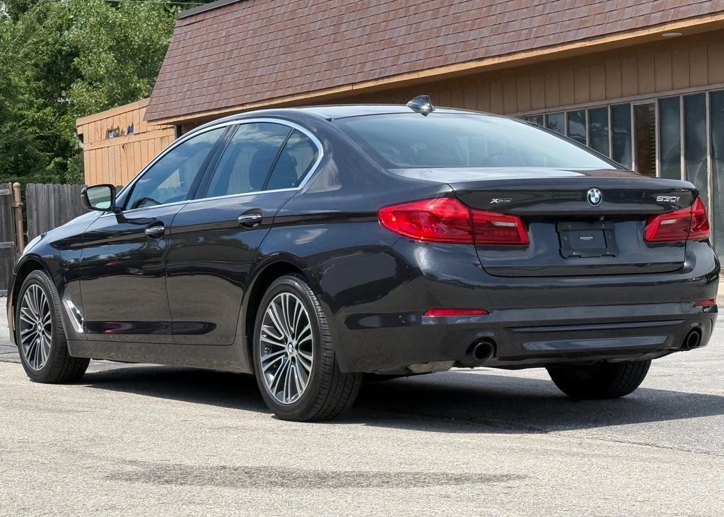 Used 2018 BMW 530i xDrive AWD/4WD image 3