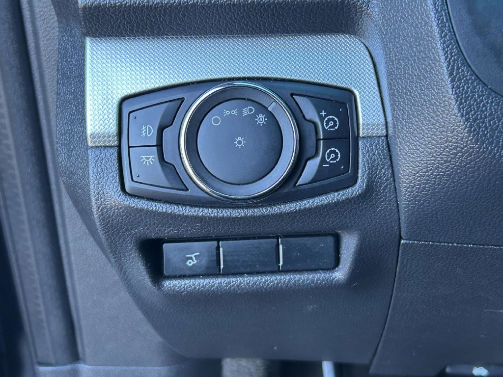 Used 2013 Ford Explorer XLT FWD image 25