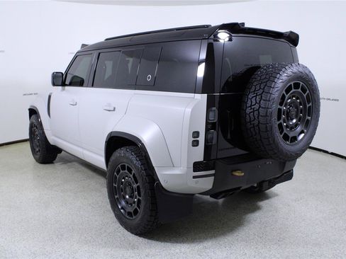Used 2026 Land Rover Defender 110 OCTA AWD/4WD image 5