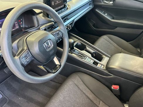 Used 2025 Honda Accord LX image 10