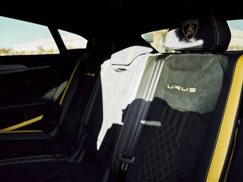 Used 2024 Lamborghini Urus Performante image 54