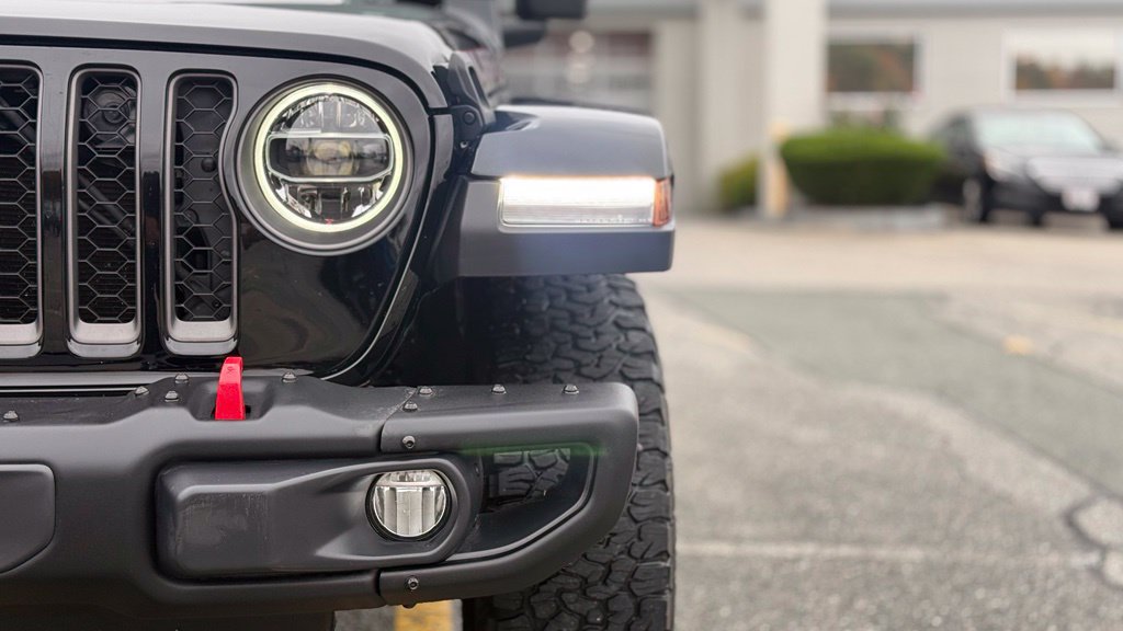 Used 2021 Jeep Wrangler Unlimited Rubicon w/ Dual Top Group AWD/4WD image 12