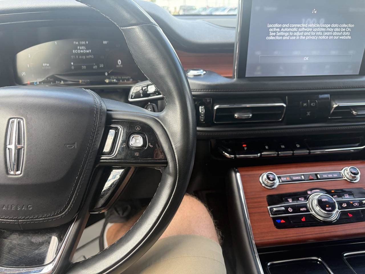 Used 2023 Lincoln Aviator Reserve w/ Class IV Trailer Tow Package AWD/4WD image 17