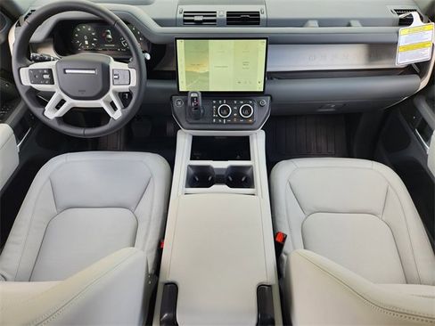 New 2026 Land Rover Defender 110 X-Dynamic SE image 19
