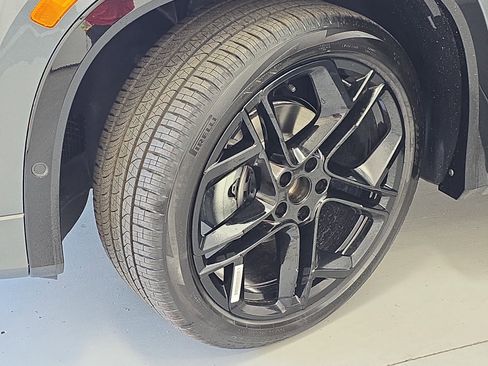 New 2026 Volkswagen Tiguan SE R-Line FWD image 29