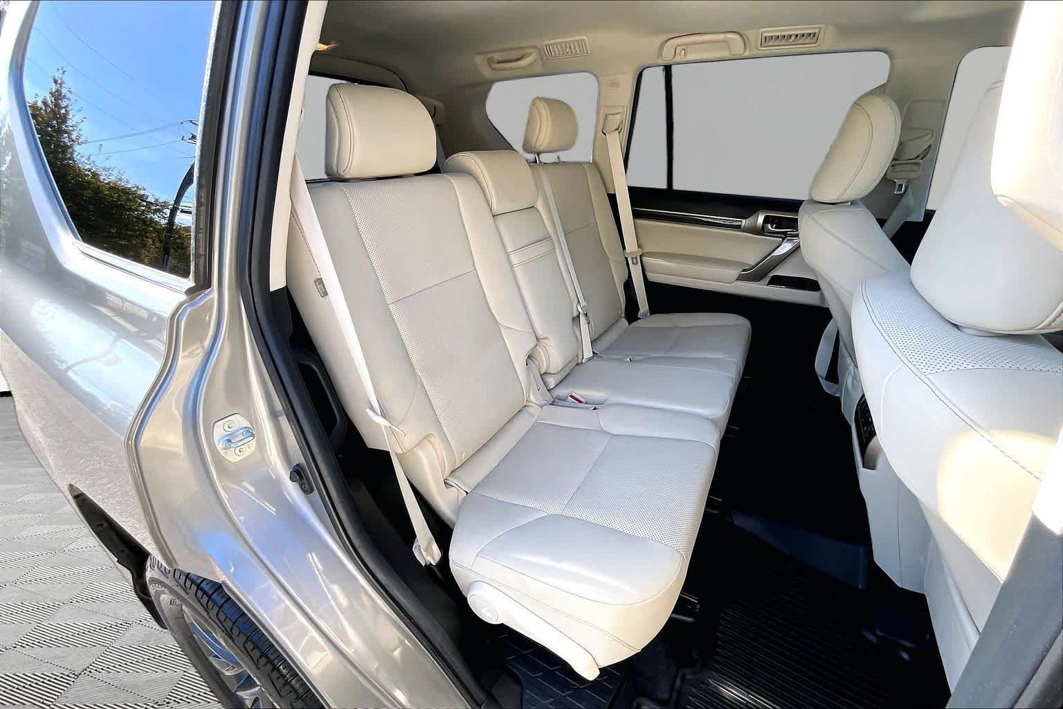 Used 2020 Lexus GX 460 Premium w/ Premium Package AWD/4WD image 19